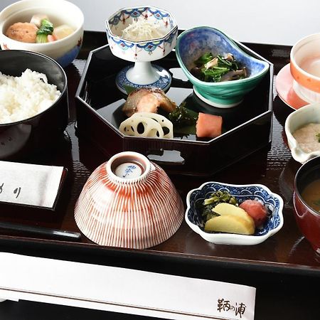 Fukuyama New Castle Hotel Екстер'єр фото